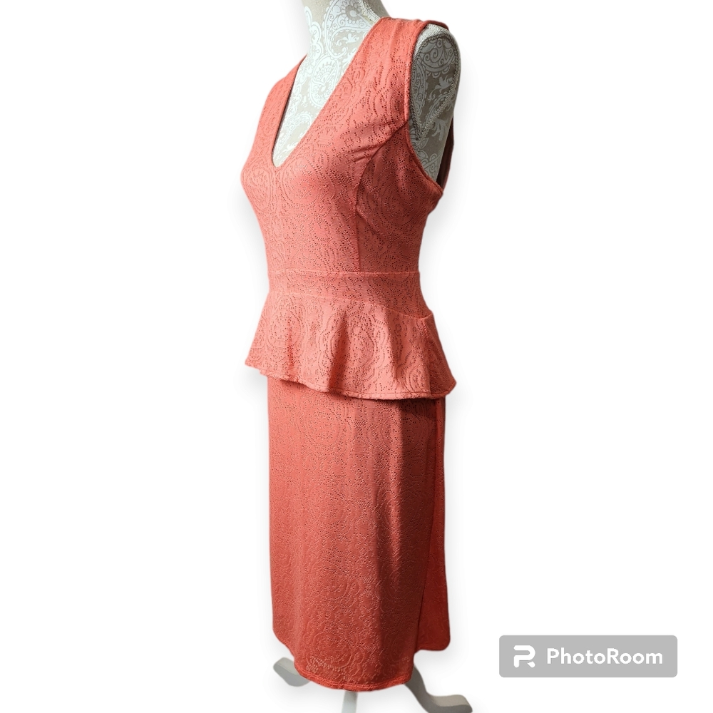 BCBG Juliene V-Neck Peplum Lace Stretch Laser Cut Coral Ambrosia Dress size 8/10